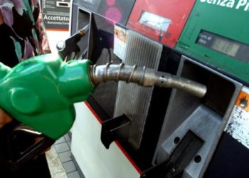 Prezzo benzina e gasolio, aumento oggi in Italia