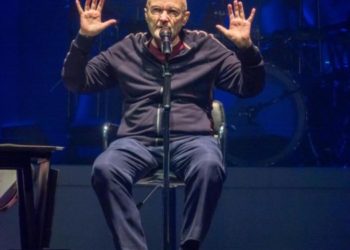 Phil Collins dice addio a fan: “Sono malato”