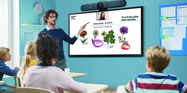 Educazione civica digitale, didattica interattiva e tecnologia a servizio della scuola grazie a Samsung Flip