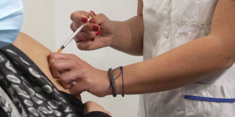 Tumori, Cinieri (Aiom): “Vaccino Herpes Zoster efficace al 90%”