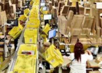 Amazon, cambio al vertice: lascia il supermanager Clark