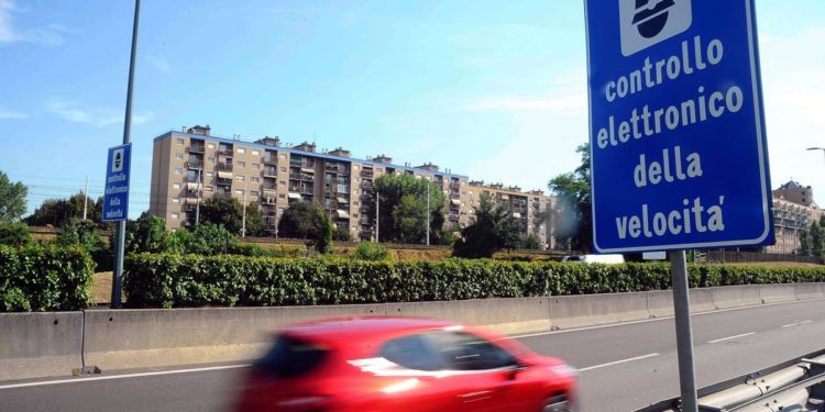 Multa per eccesso velocità 2022, cos’è la recidiva e quando scatta: sanzioni